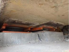 橋梁、橋底、支座、調(diào)平鋼板